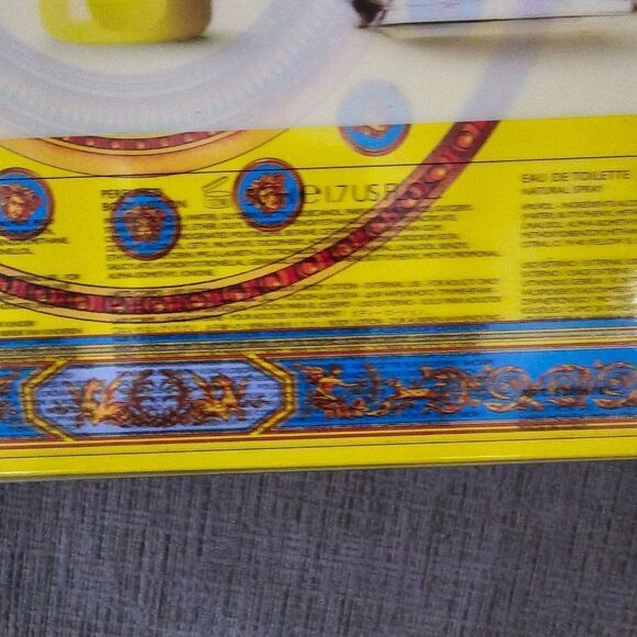 Versace Women's Yellow Diamond 3 Piece Gift Set - Spray, Gel & Body Lotion - Picture 13 of 13